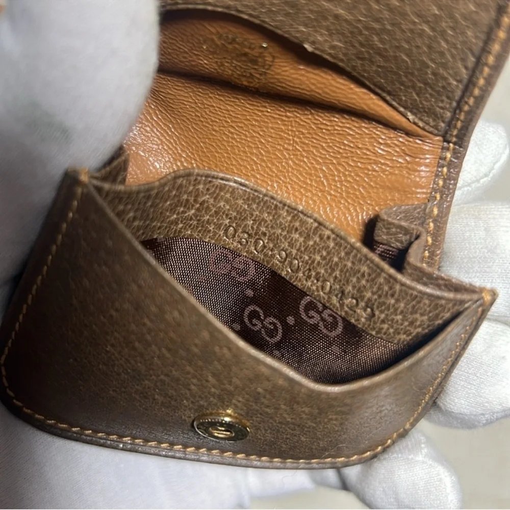 Gucci Tan and Cream Monogram Coin Holder - Picture 8 of 16